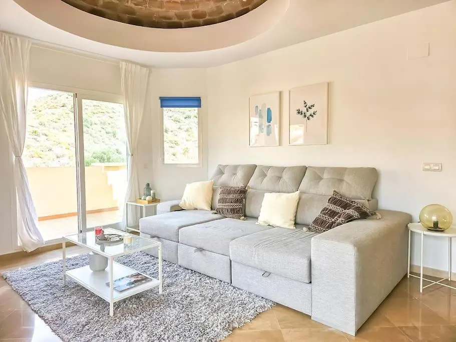 1 Bed Penthouse Apt In Calahonda Sitio de Calahonda 0*,  Spanyolország