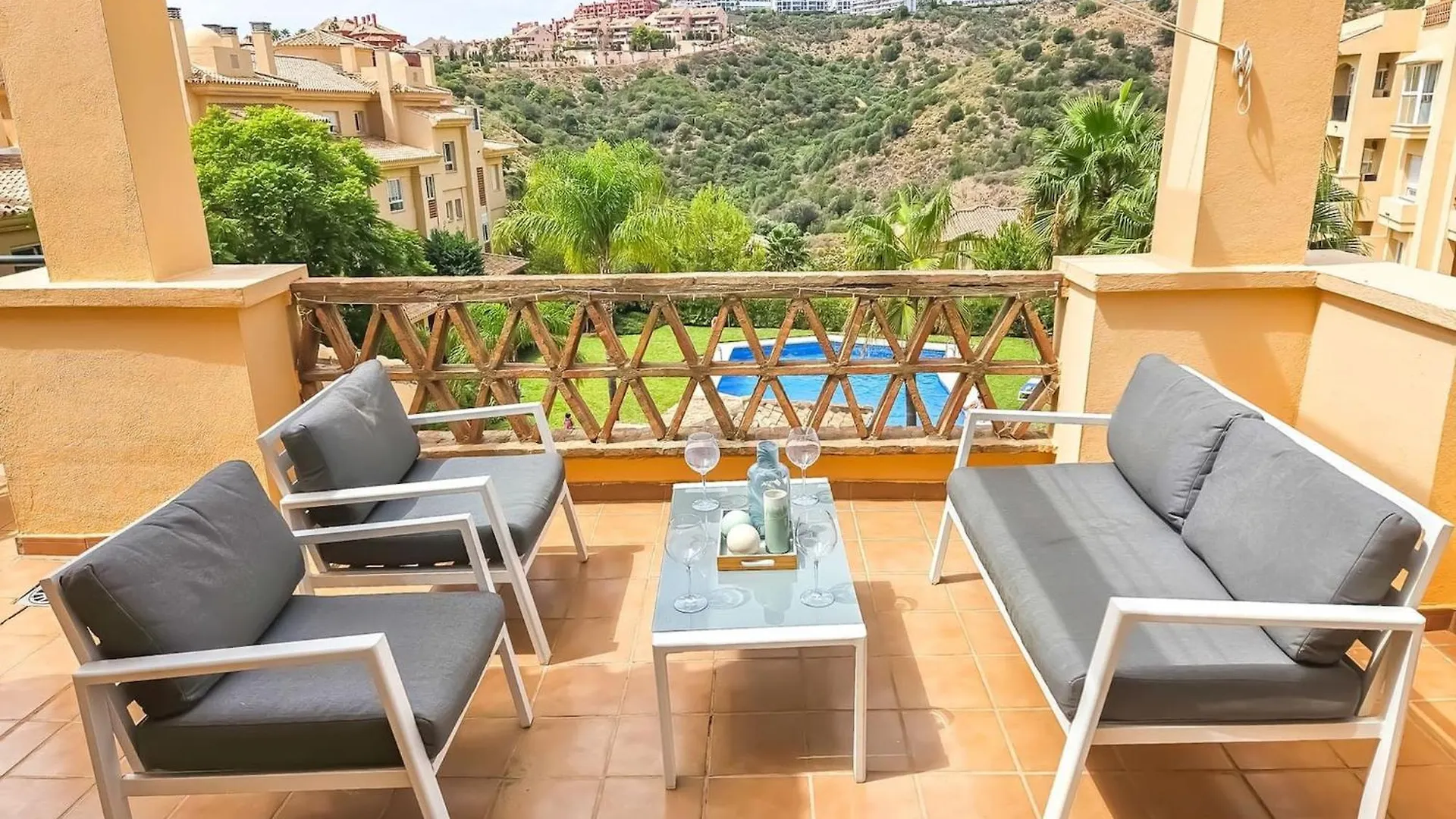 Apartman 1 Bed Penthouse Apt In Calahonda Sitio de Calahonda