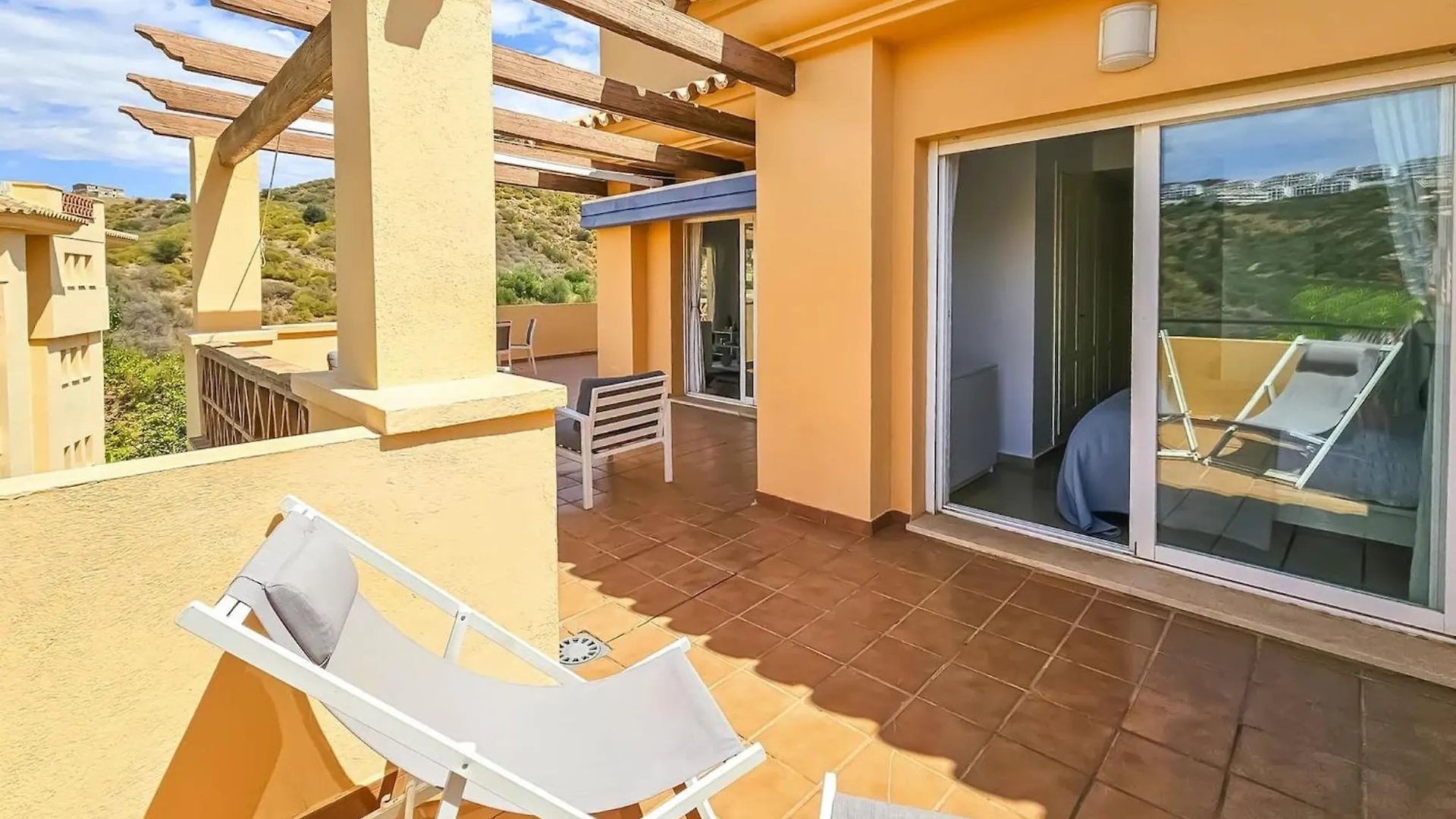 1 Bed Penthouse Apt In Calahonda Sitio de Calahonda Spanyolország